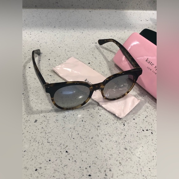 🆕Kate Spade Abianne Sunglasses - Picture 7 of 7